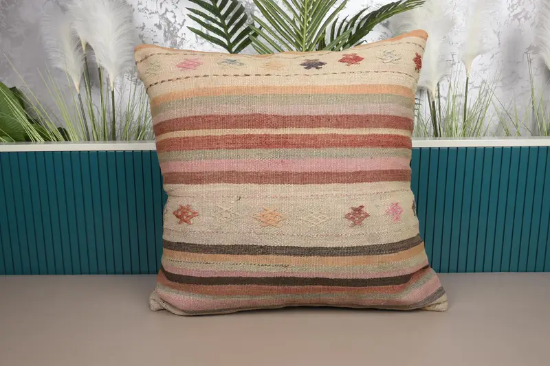 Beige und braun gestreiftes Kissen, besticktes Vintage-Kissen