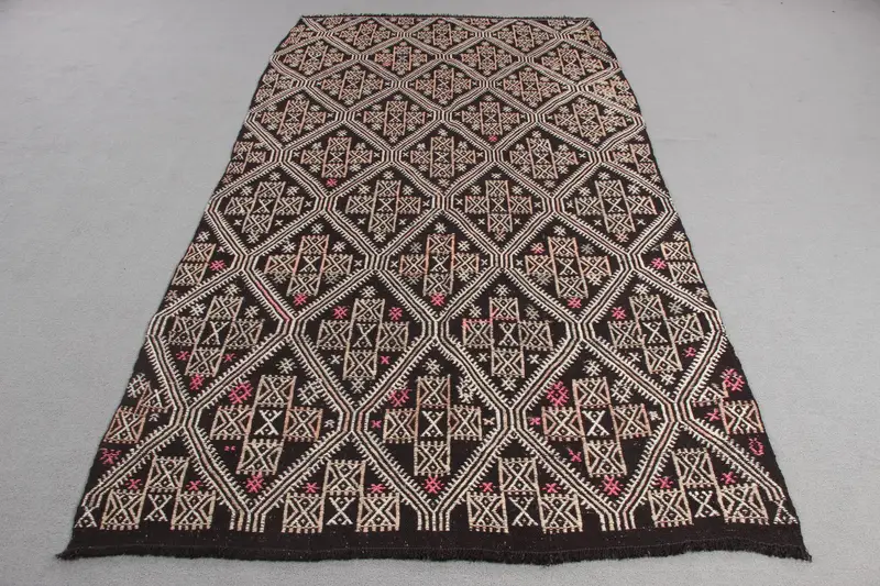 Zarif Siyah ve Bej Halı, 4,8x9,1 ft Soyut Tasarım