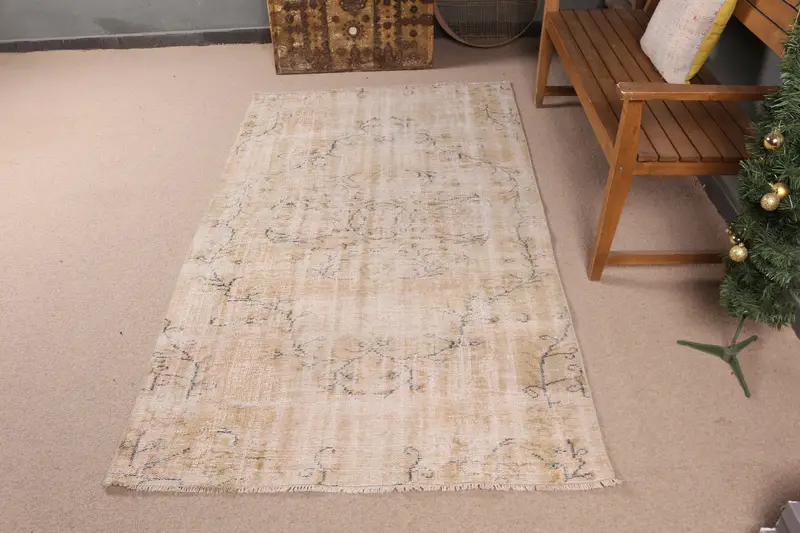 オレンジ & グレーの水玉模様のラグ、4 x 6 フィートのシックな装飾