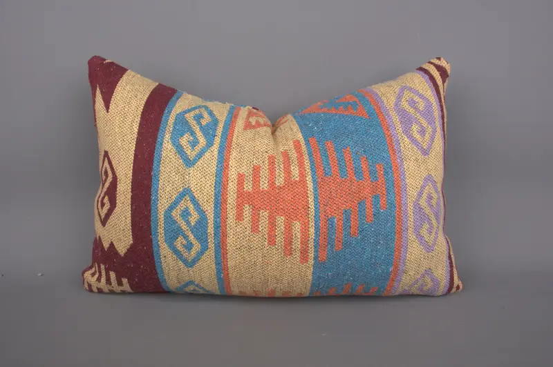 Geometrisches Kissen in Rot und Bronze, handgefertigtes Vintage-Leinenkissen