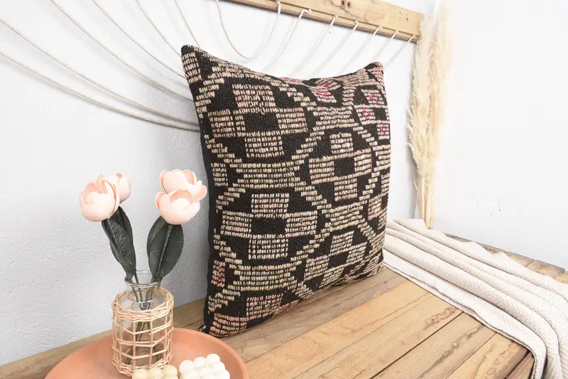 24x24 Pink Pillow Case, Kilim Pillow, Wool Kilim Pillow Pillow Cover, Gift Pillow, Aztec Cushion, Cushion Cover, Boho Pillow - 1