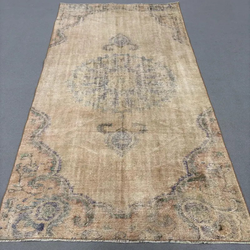 鮮やかなオレンジとパープルのラグ、4.5x8.6フィートの抽象的なデザイン