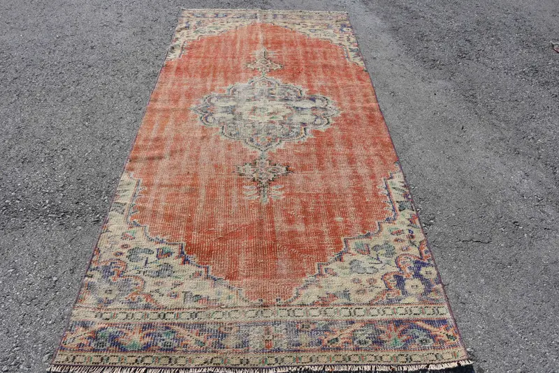 Türk Alan Halısı 4.1x9 ft, Vintage Oushak Kırmızı Hayvan Baskı Yün Halı - 1
