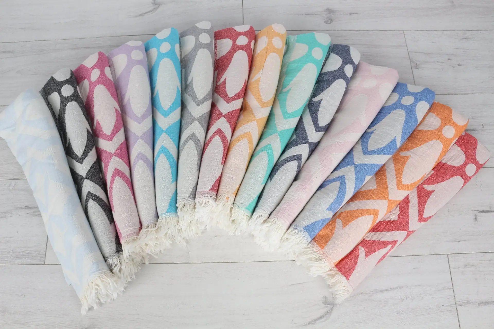 Turkish Towel Beach Tulip Patterned Cotton Towel, 40x70 Inches - 1