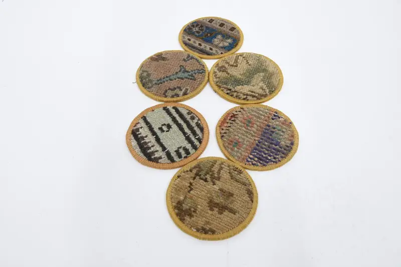 Conjunto de seis posavasos redondos bohemios, posavasos marrones y blancos