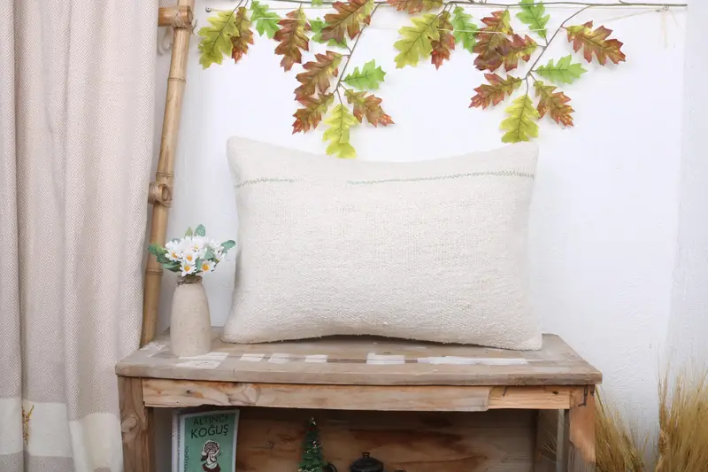 Handgefertigtes gestreiftes Leinenkissen, 16x24 besticktes Kissen