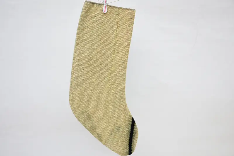 Media navideña beige con adornos marrones, decoración festiva de 14 pulgadas