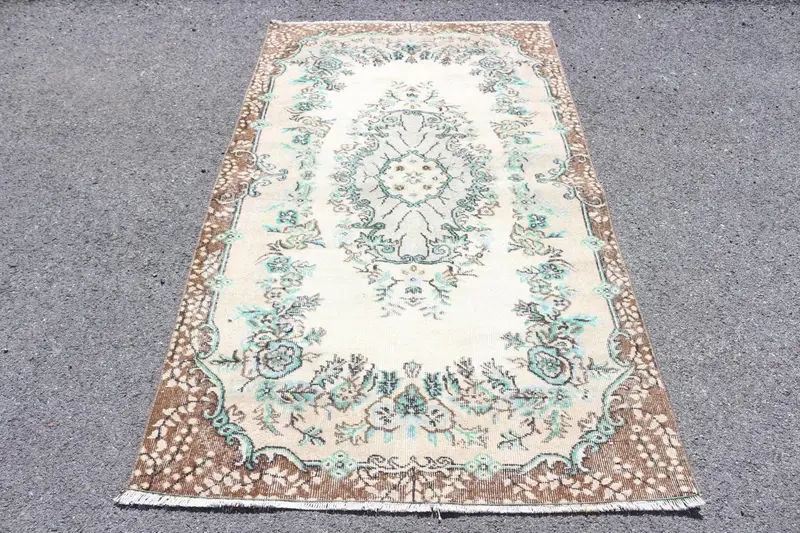 Türkischer 3,9 x 6,7 Fuß großer Teppich, Vintage-Teppich, braun-blauer Ombré-Teppich - 1