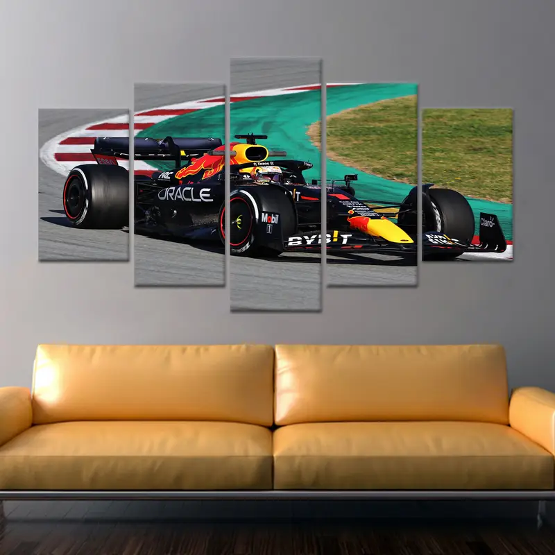 Modern Yarış Kanvası: Trendy Erkek Çocuk Odası için Formula 1 Heyecanı