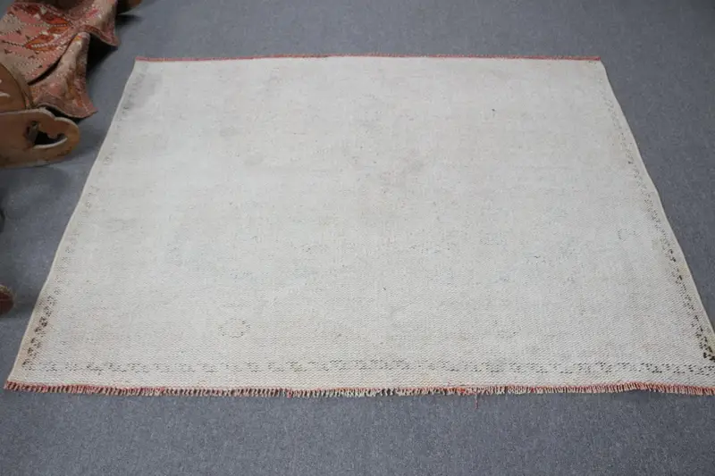 5.9x4.4 ft Oushak Türk Halısı, Beyaz Ombré Vintage Halı Yün - 1