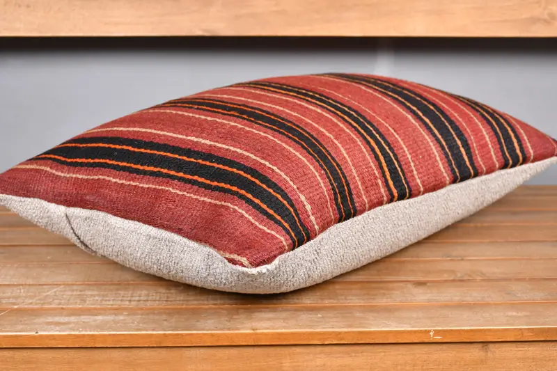 Nomadic Pillow Case, Pillow, Antique Pillows, Ethnical Kilim Rug Pillow, Turkish Kilim Pillow, 16x24 Red Pillow, Oriental Cushion Cover - 4