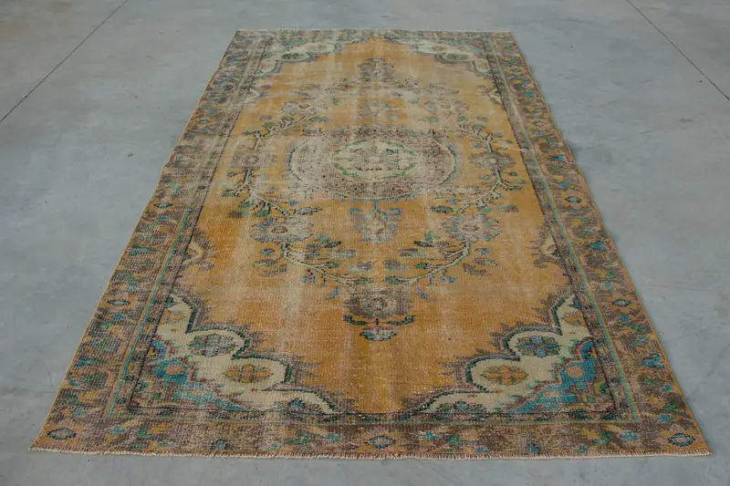 Vintage Türk Büyük Halı 5.6x9.2 ft, Sarı Mavi Bitkiler ve ağaçlar Yün Halı - 1