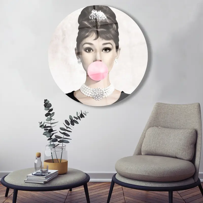 Elegant Audrey Hepburn Printed Glass - Trendy, Fashionable Design