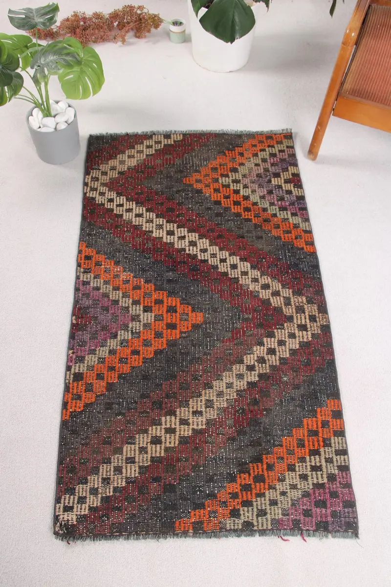 2,3x4,3 ft Turuncu Desenli Siyah Halı, Soyut Tasarım