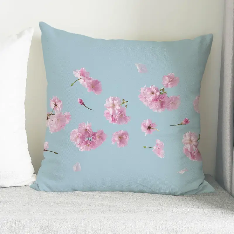 Modern Pembe Çiçek Baskılı Yastık: Şık Ev Dekorasyonu Vurgusu