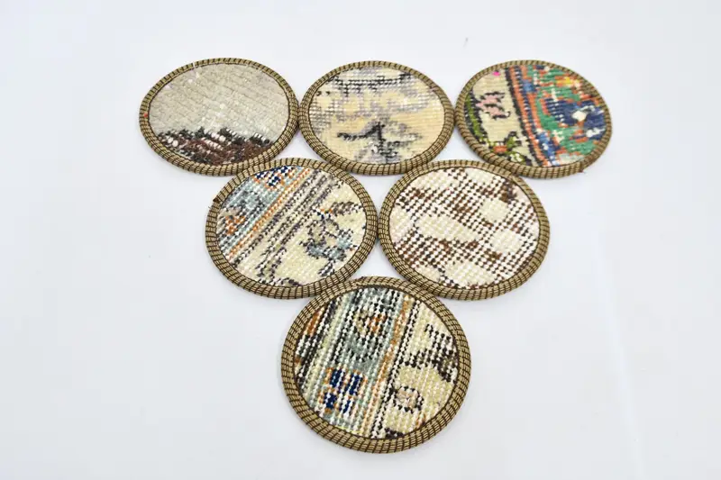 Böhmischer runder Untersetzer in Beige und Bronze, eleganter böhmischer Untersetzer