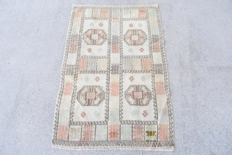 Turkish Small Rug 2.2x3.3 ft (66x100 cm), Kilim Beige Plants & trees Vintage Rug - 1