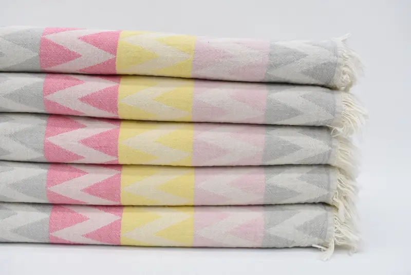 Bridesmaid Gift, Pool Towels, Embroidery Towel, Wedding Gift Ideas, 70x40 Cotton Zigzag Design Towel, Bachelorette Party Gift, Hammam towel - 1
