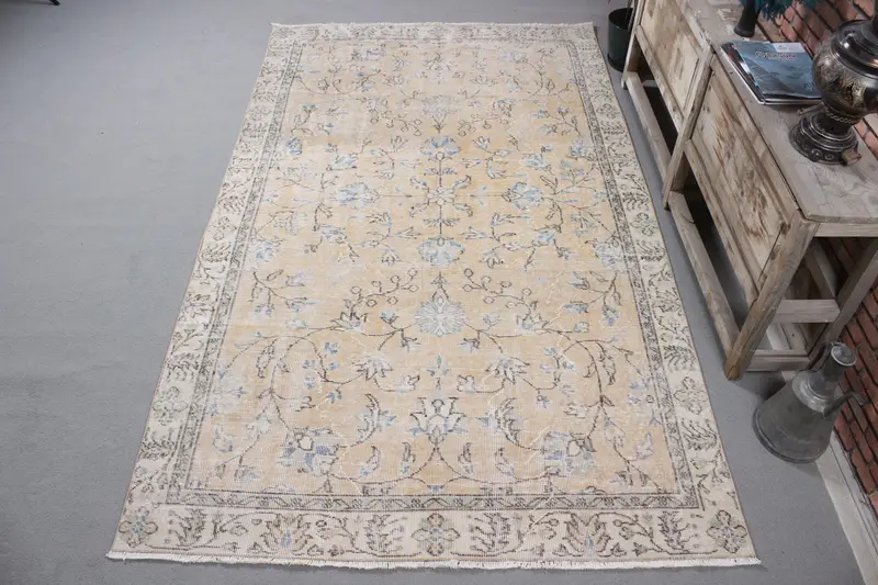 Alfombra vintage turca de 5,1x8,7 pies, alfombra grande, alfombra sólida beige Oushak - 1