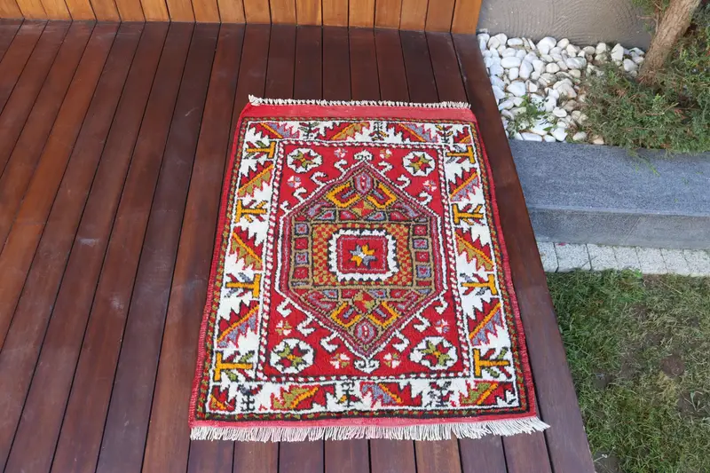 Alfombra turca Oushak pequeña 2,5x3,3 pies (75x101 cm), alfombra vintage de patchwork rojo - 1