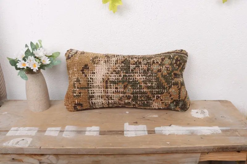 Handgefertigtes besticktes Blumen-Wurfkissen, Vintage-Kissen in Grün und Orange