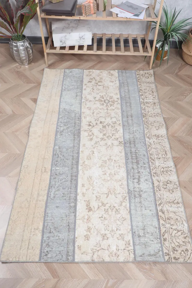 エレガントなベージュ&ブルーラグ、3.4x5.5フィートのボタニカルデザイン