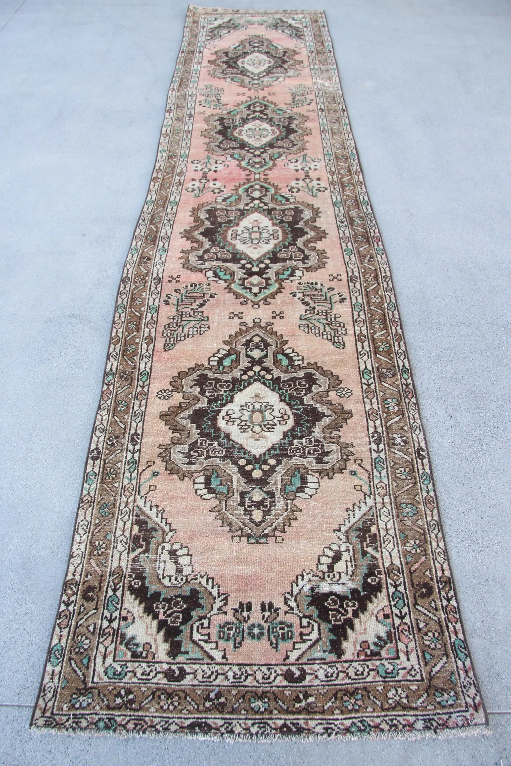 Vintage Runner Rug 2.8x12.9 ft (86x392 cm), Turkish Pink Polka dot Rug - 1