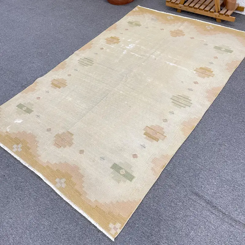 Vintage 4.5x7 ft Rug, Turkish Area Rug, Beige Animal Print Rug - 1
