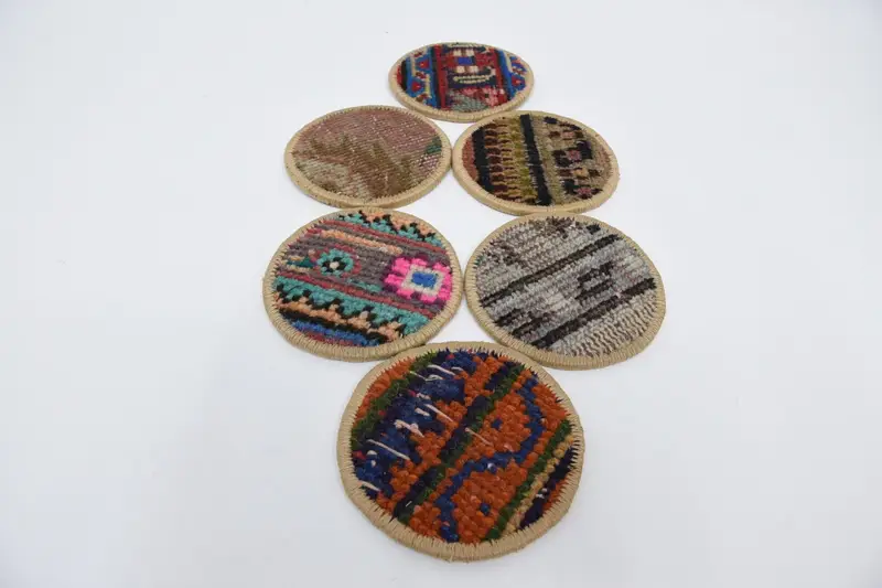 Rote und braune Untersetzer, langlebiges und stilvolles Untersetzer-Set