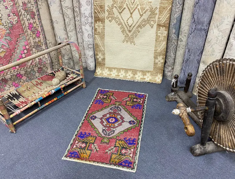 Red Rainbow Rug, 1,6x2,9 ft Floral Geometric Design