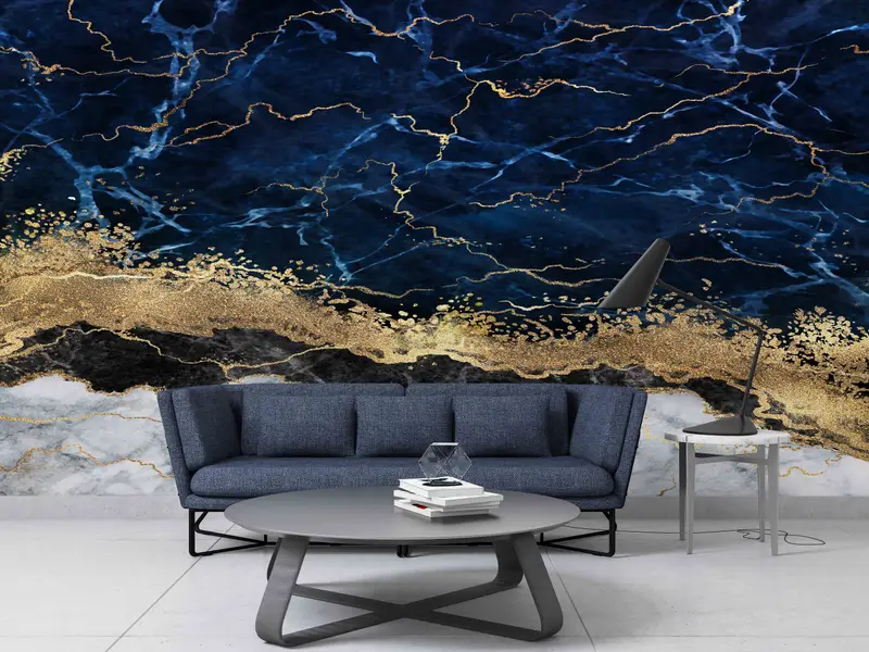 Papel pintado con estampado de mármol dorado azul marino: elegancia contemporánea