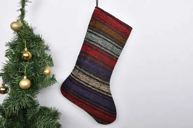 Şenlikli Noel Süsleri Deseni, 7 İnç Geniş Tatil Çorabı