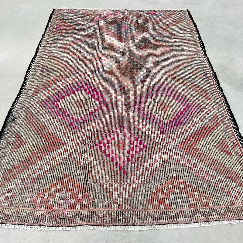 Canlı 6x9 ft Halı, Turuncu ve Mor Kenarlı Tasarım