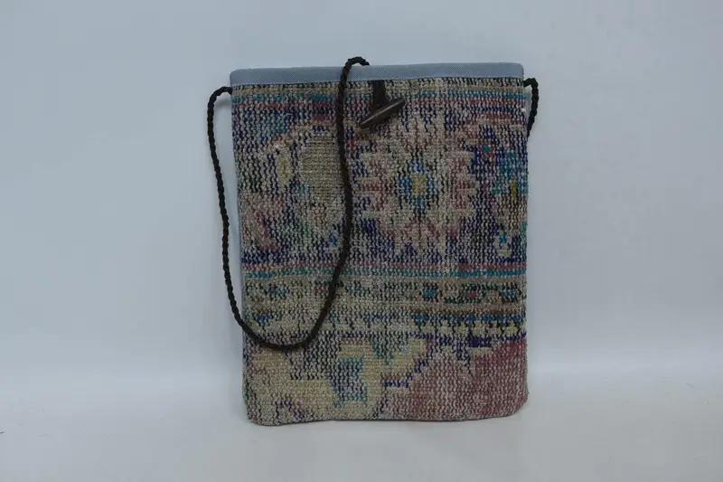 ヴィンテージモチーフのウールショルダーバッグ、ゴシックキリムバッグ