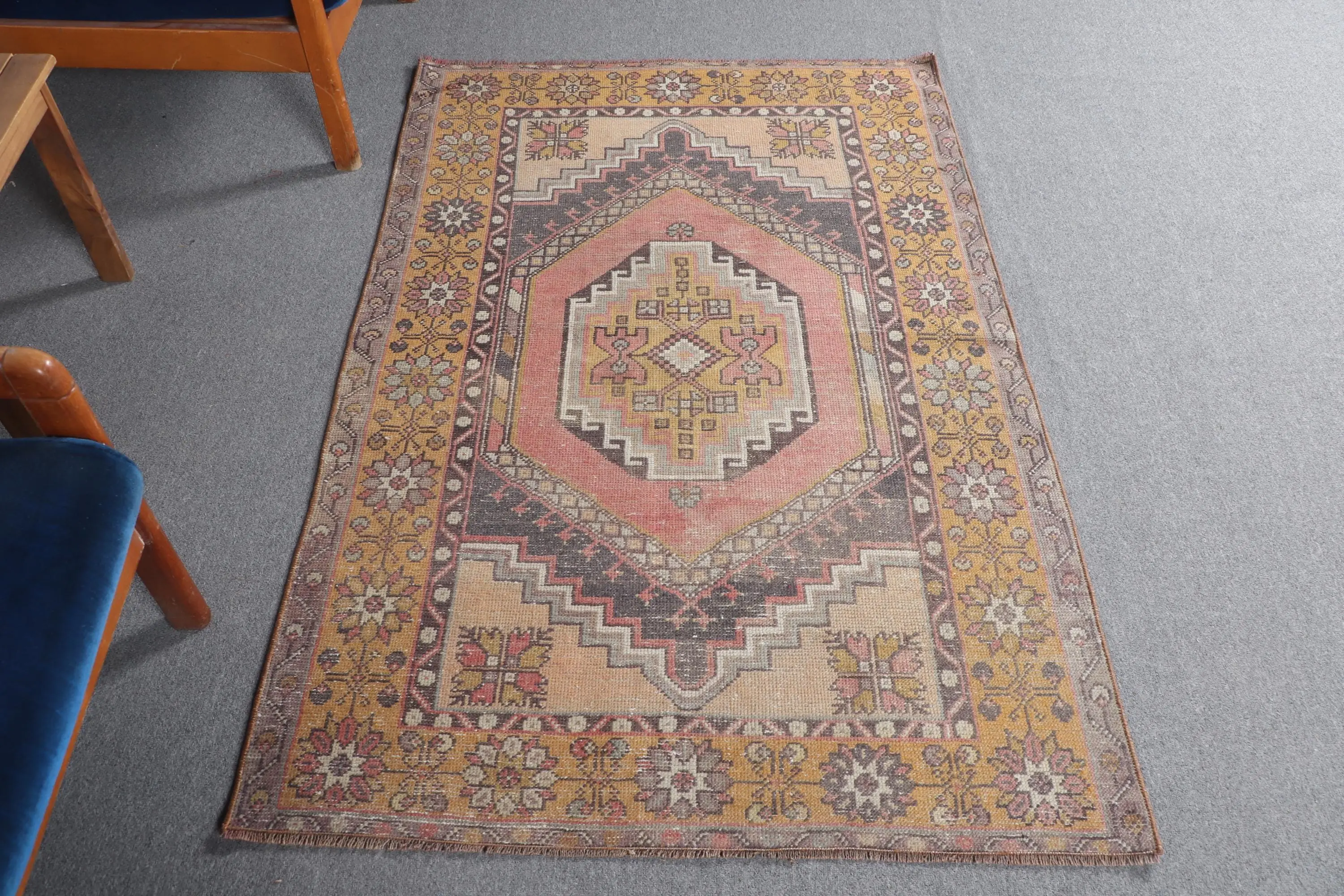 Alfombra vintage, alfombra turca de acento de 3,6x5,5 pies, alfombra de lana patchwork roja - 1