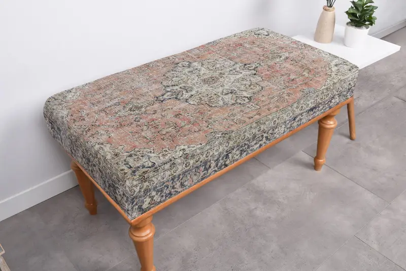 ピンクとベージュのキリム風パターンのモジュール式オットマン、ソファセット