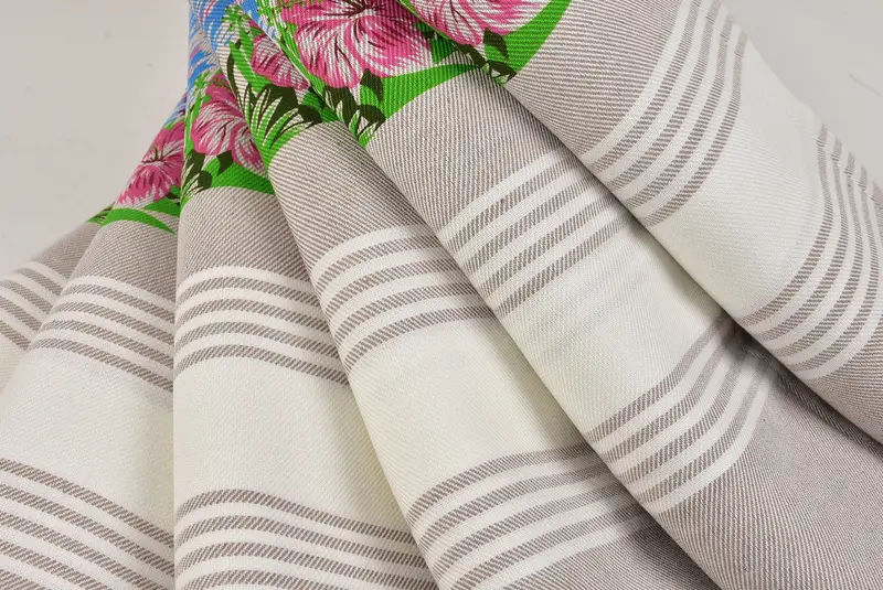 Turkish beach towel, 70x40 Cotton Summer Print Striped Towel, Wedding Favors, Embroidery Towels, Sand-Resistant Peshtemal, Lightweight Turkish towel - 5
