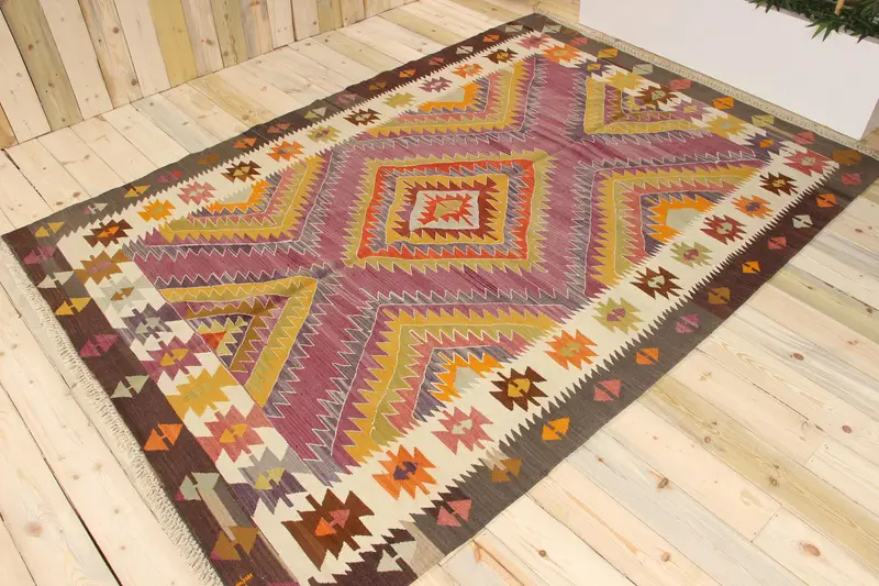 Alfombra turca vintage grande de 6,3x9,4 pies, alfombra de lana del suroeste de color amarillo púrpura - 1