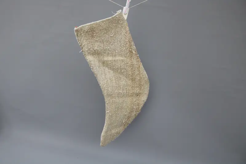 Beyaz Süslemeli Zarif Bej Noel Çorabı, Şenlikli Tatil Dekoru