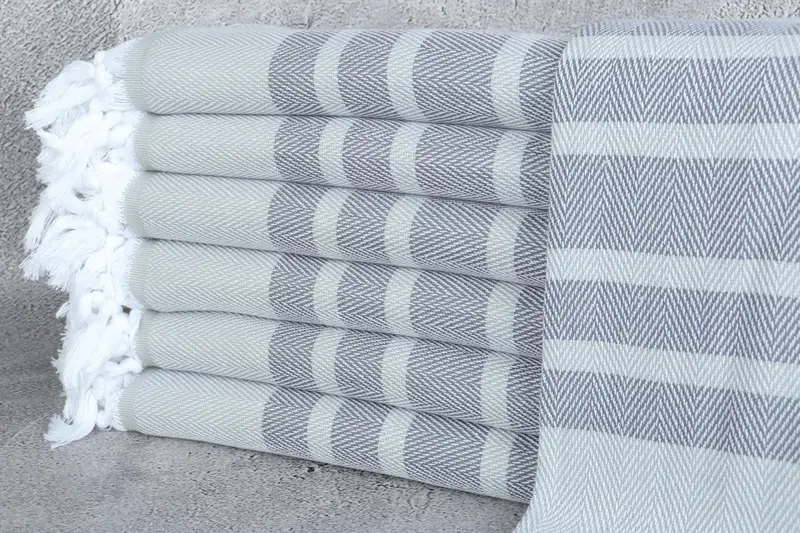 Kişiye Özel Türk Plaj Havlusu Açık Gri-Koyu Gri Chevron, 36x67 İnç