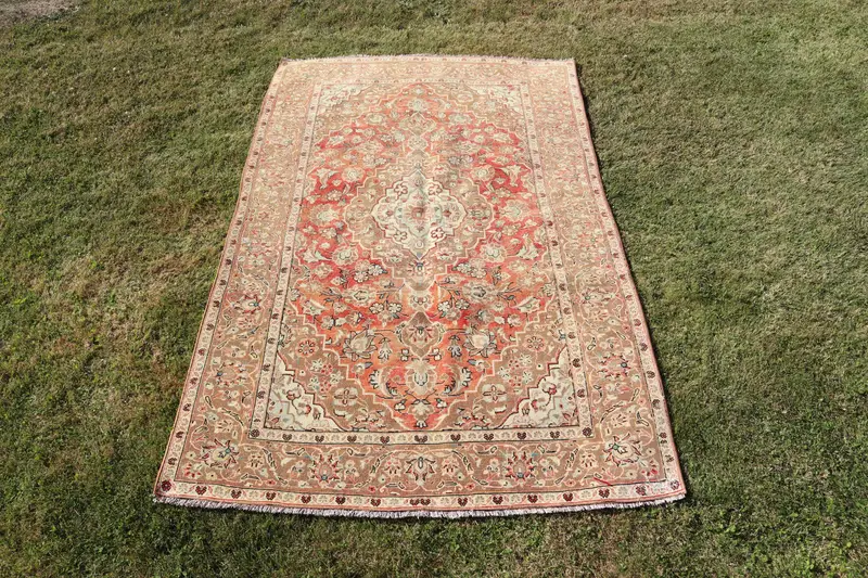 4.7x7.6 ft Vintage Area Rug, Turkish Red Southwestern Rug - 1