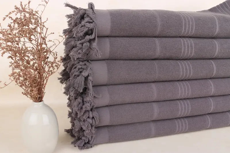 Personalisiertes dunkelgrau gestreiftes Frotteehandtuch, 36 x 71 Zoll