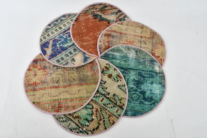 ボヘミアングリーン&レッドプレースマット、特別な日のテーブルデコレーション