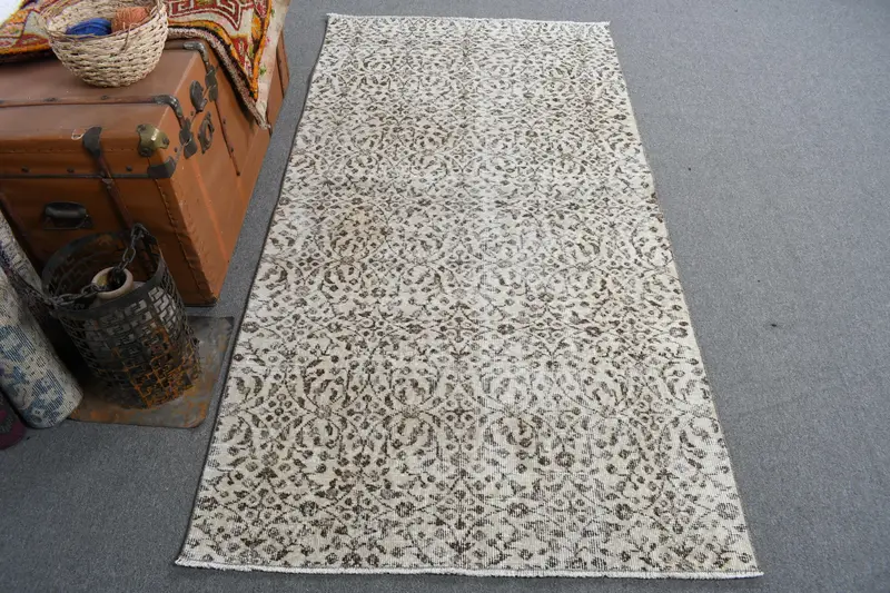 Elegant Beige Floral Rug, 3.5x6.6 ft Chic Decor