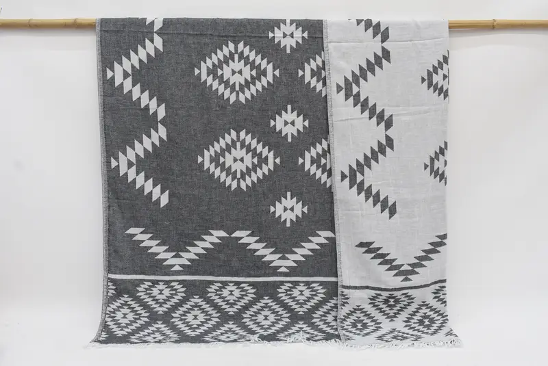 Hauswarming Geschenk, Boho -Wurfdecke, Wurfdecke Couch, Strand Hochzeitsbevorzugung, Familiengeschenkkorb, 84x56 Baumwollkilim -Handtuch, Weihnachtsgeschenk -Tags - 1