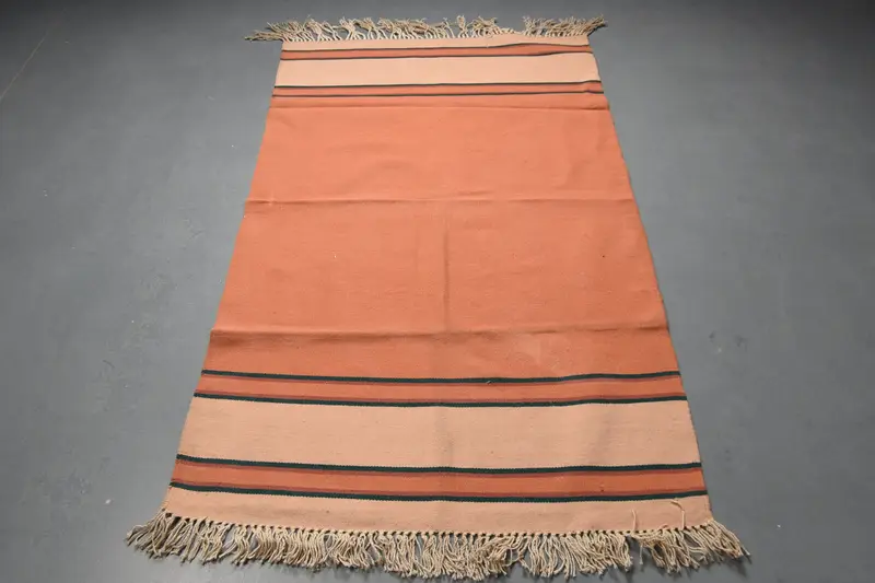 ピンクのペルシャ絨毯、3.6x6.1フィート、オレンジのアクセント付き