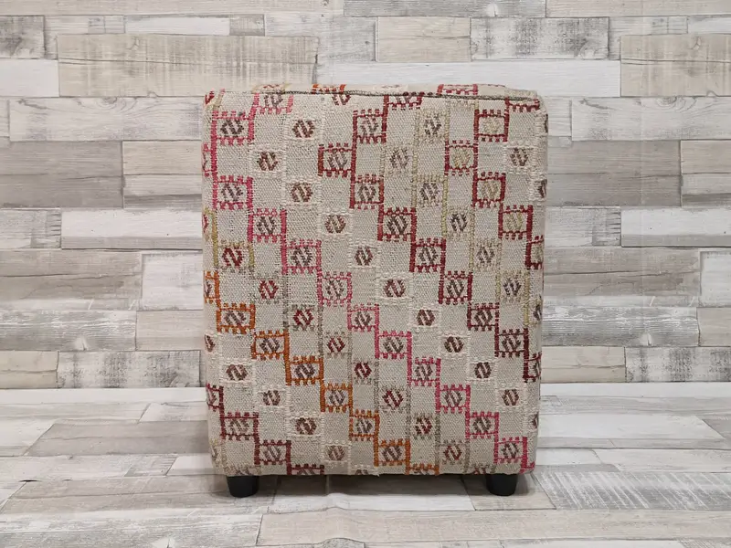 モジュラーオットマンプーフ、ウールブレンド生地のキリム風オットマン