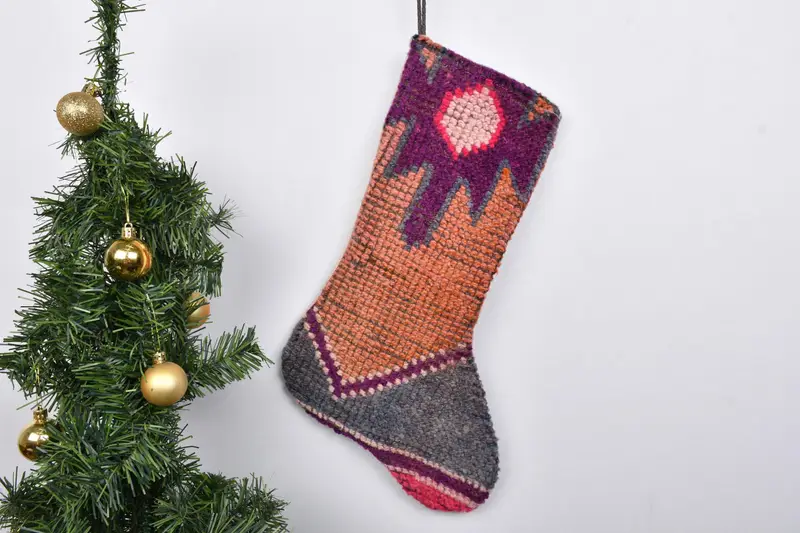 Patrón de adornos navideños festivos, calcetín navideño de 7 pulgadas de ancho