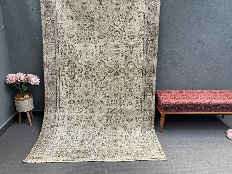 Turkish Rug, 5x8.2 ft Vintage Rug, Brown Gray Plants & trees Wool Rug - 1