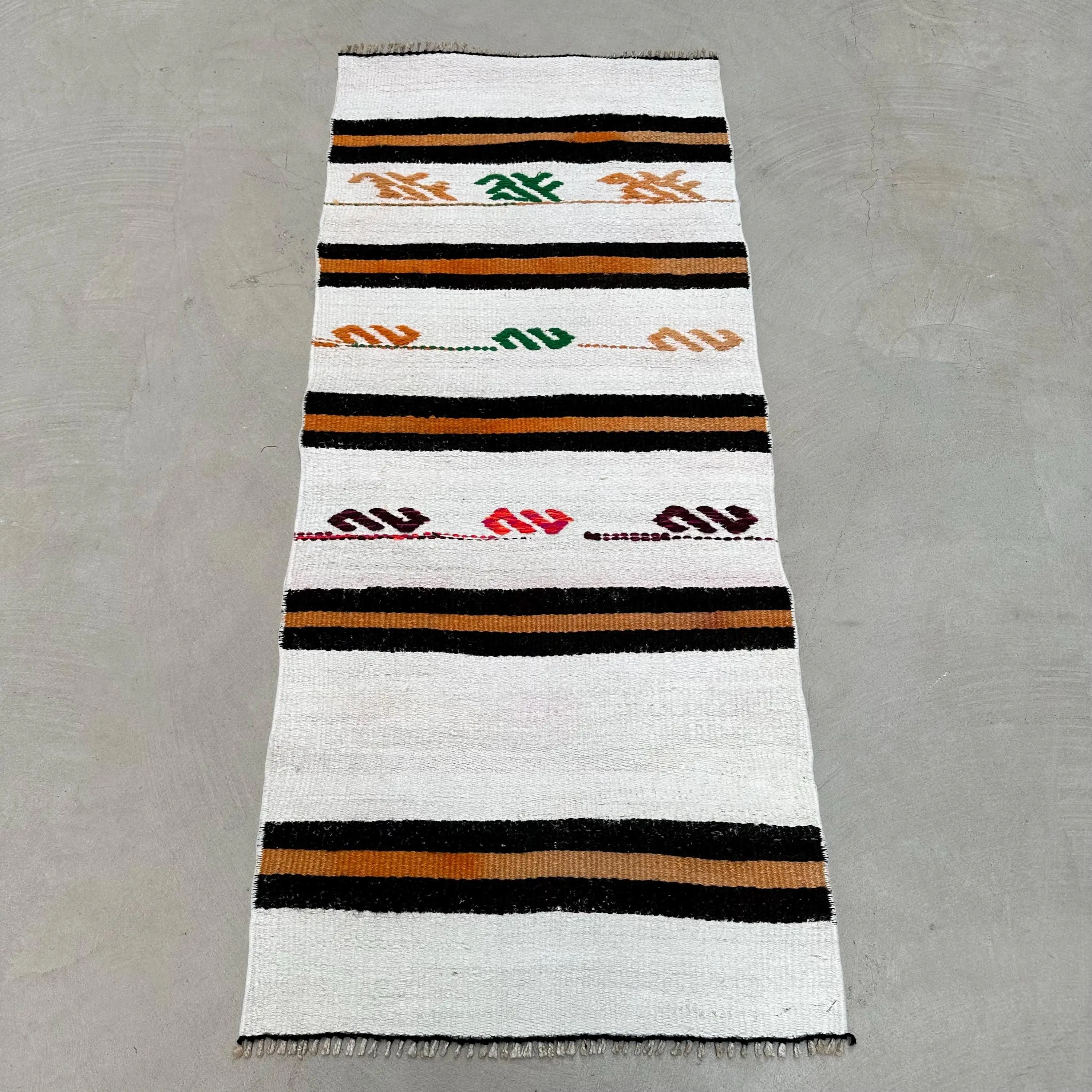 1.7x4 ft Vintage Rug, Small Turkish Rug, White Bordered Rug - 1